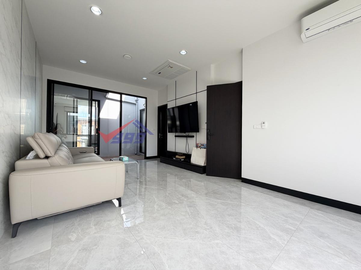picture Home Office for Rent - Pattanakarn – Srinakarin | 5-Storey with Private Lift - 22/30