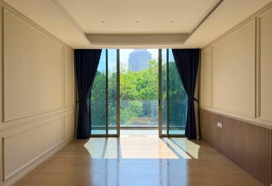 รูป Baan Sindhorn | Where time becomes a luxury, not a constraint Ultimate class of lowrise project #2026070915036 - รูปที่ 2/8