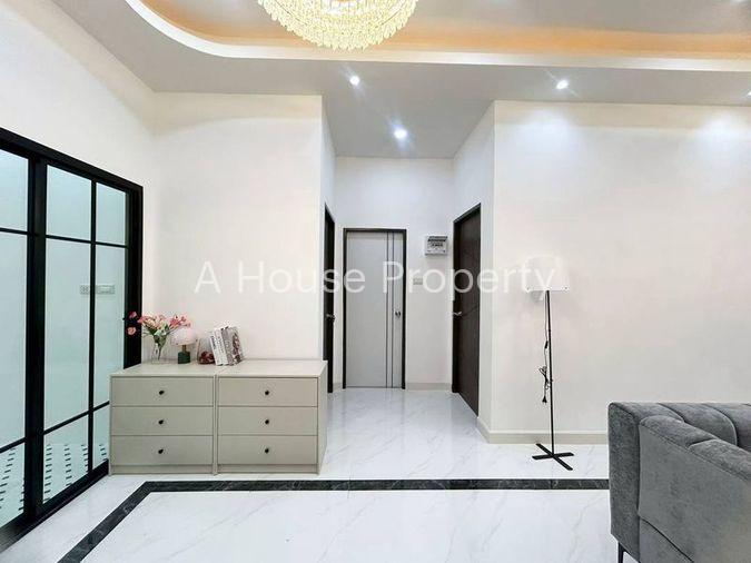 picture Ready-to-move-in detached house, Classic Home Sriracha, in a peaceful atmosphere. - 8/18