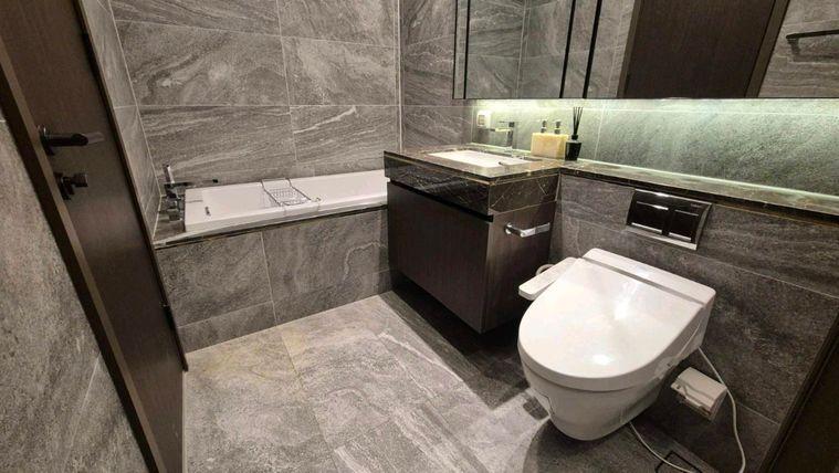 รูป 🔥 THE ESSE Sukhumvit 36 ห้อง Luxury 1 Bedroom Plus ใกล้ BTS ทองหล่อ เพียง 40,000 บาท/เดือน ✨ คอนโดหรูสุขุมวิท 36 พร้อมเข้าอยู่ 🏙️ - รูปที่ 6/6