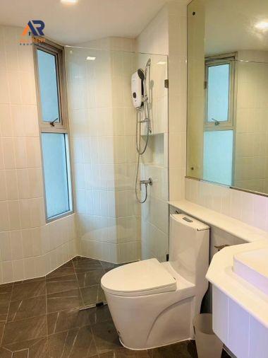รูป 🔥 Sathorn House ห้อง 2 Bedroom Plus ชั้น 36 วิวเมือง ใจกลางสาทร เพียง 26,500 บาท/เดือน ✨ ใกล้ BTS พร้อมเข้าอยู่ 🏙️ - รูปที่ 9/12