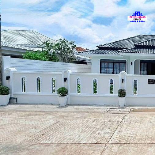 รูป 🔥 ขาย หมู่บ้านพัทยาทรอปิคอล 2 (Pattaya Tropical 2) บ้านพูลวิลล่าชั้นเดียว สไตล์ Modern Classic บิ้วอินทั้งหลัง พร้อมเข้าอยู่ - รูปที่ 1/10