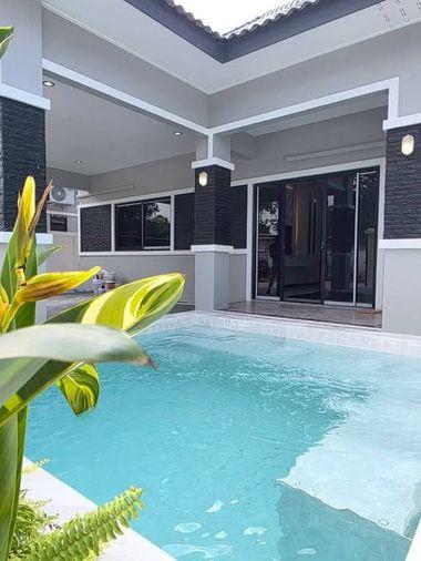 รูป 🔥 ขาย จี ซุปเปอร์เรีย โฮมสเตย์ (G Superior Homestay) บ้านพร้อมสระว่ายน้ำส่วนตัว พร้อมเข้าอยู่ เฟอร์นิเจอร์และเครื่องใช้ไฟฟ้าครบ - รูปที่ 2/11