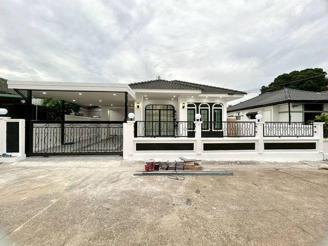 picture Ready-to-move-in detached house, Classic Home Sriracha, in a peaceful atmosphere. - 1/18