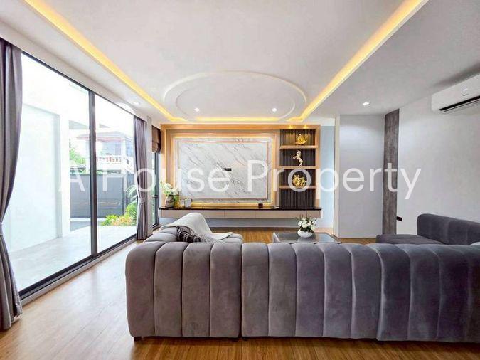 picture Newly built detached house with spacious living area, Areeya Village Pattaya. - 4/20