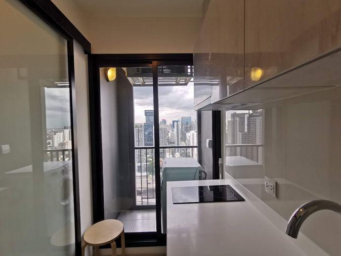 รูป *ราคาพิเศษ ✨ขาย Life Asoke ห้องสวยมาก ตกแต่งเฟอร์ครบ พร้อมเข้าอยู่ ชั้นสูง วิวเมืองแบบฟินๆ 🔥 DS3680 | Line @Dstay - รูปที่ 15/20