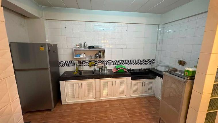 รูป 🏡 ทาวน์เฮาส์เป็นมิตรกับสัตว์เลี้ยง ใกล้ BTS ปุณณวิถี | 5 ห้องนอน 2 ห้องน้ำ | ฿37,000 - รูปที่ 8/19