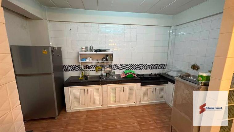 รูป 🏡 ทาวน์เฮาส์เป็นมิตรกับสัตว์เลี้ยง ใกล้ BTS ปุณณวิถี | 5 ห้องนอน 2 ห้องน้ำ | ฿37,000 - รูปที่ 8/19