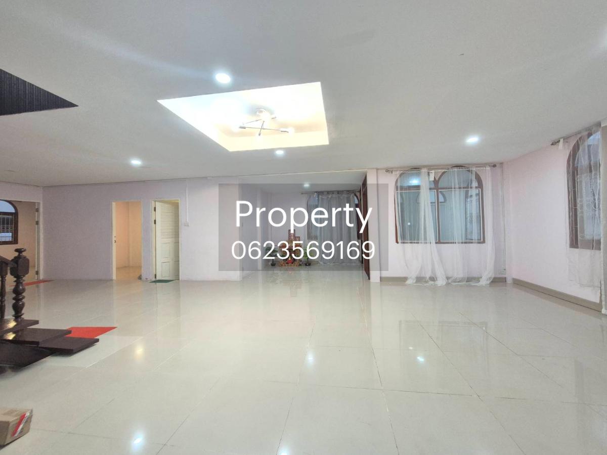 รูป บ้านเดี่ยวสวย โปร่งสบายพื้นที่กว้างจอดรถ 10คัน - รูปที่ 7/8