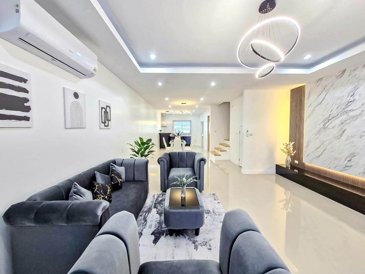 รูป Luxury 2Storey Townhome for Sale Chaiyapruek Jomtien - รูปที่ 1/11