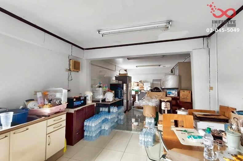 รูป ขายทาวน์โฮม 3 ชั้น 29 ตร.ว. ลาดพร้าว 113 หลังริม  ใกล้รถไฟฟ้าสายสีเหลือง - รูปที่ 3/10