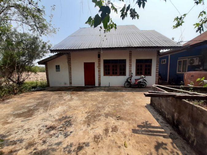 รูป AL-6-0176|บ้านพักอาศัยครึ่งตึกครึ่งไม้ 2 ชั้น หมู่ 14 ท่าอุเทน-กุสุมาลย์ (2028) ต. โพนสวรรค์ อ.โพนสวรรค์ จ.นครพนม (ราคา 520,000 บาท)   - รูปที่ 2/10
