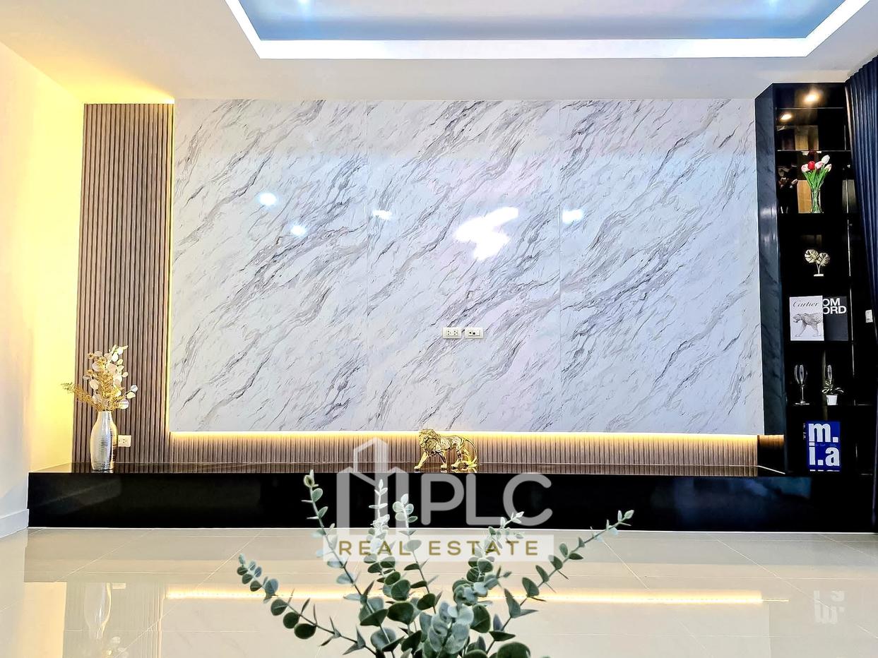 รูป Luxury 2Storey Townhome for Sale Chaiyapruek Jomtien - รูปที่ 2/11