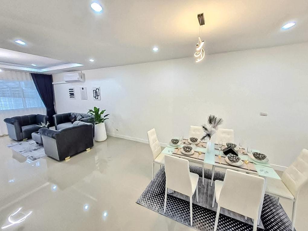 รูป Luxury 2Storey Townhome for Sale Chaiyapruek Jomtien - รูปที่ 4/11