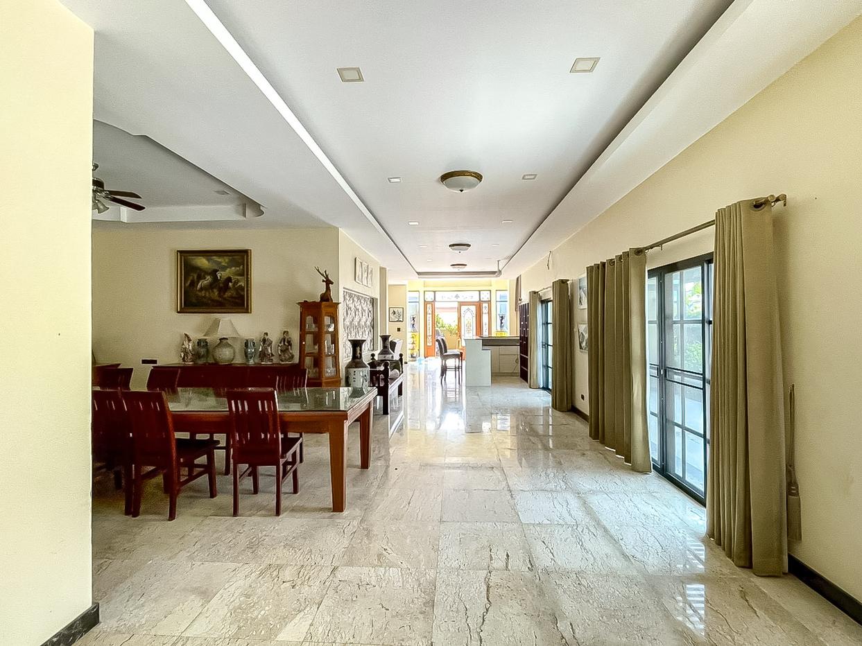 รูป Luxury 2Storey House for Rent Noen Plub Wan East Pattaya 5Bed - รูปที่ 1/25