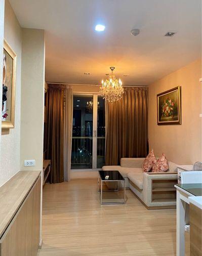 รูป Rhythm Sukhumvit 50  จุดเด่นคือวิวระเบียงสวยมาก เห็นแนวรถไฟฟ้าและวิวเมืองโล่งๆ ห้องนอนมีช่องแสงข้างเตียง เฟอร์ครบตรงปกทักได้เลย - รูปที่ 11/17