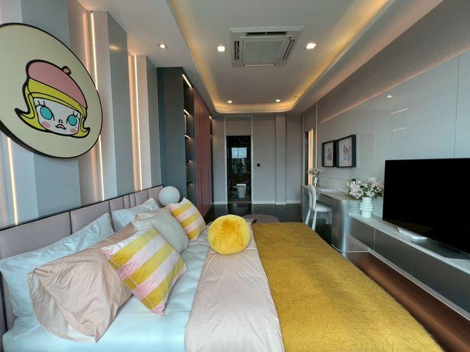 รูป บ้านเดี่ยวระดับ Ultra Luxury 3 ชั้น พร้อมลิฟต์ส่วนตัว บนทำเลศักยภาพ กรุงเทพกรีฑา ที่ออกแบบมาเพื่อการใช้ชีวิตเหนือระดับ พร้อมความเป็นส่วนตัวในทุกมิติ - รูปที่ 31/33