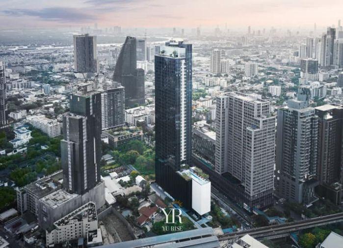 รูป The Esse Sukhumvit 36 เลย์เอาท์กว้างไม่อึดอัด ได้โคมไฟระย้าดีไซน์หรู ห้องนอนเปิดรับวิวเมืองมุมสูง - รูปที่ 6/9
