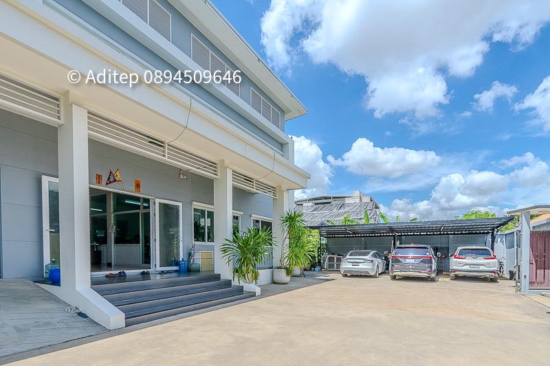 รูป ขายอาคารสำนักงาน 2 ชั้น พร้อมโกดัง+ที่พักอาศัย ซอยสุคนธสวัสดิ์ 14 ลาดพร้าว | 200 ตร.วา 474 ตร.ม. ใกล้ Central EastVille และ CDC - รูปที่ 11/33