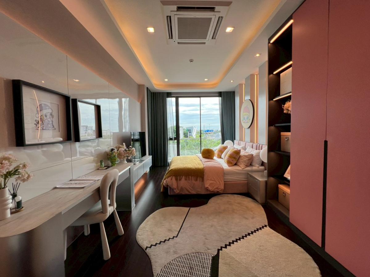picture An ultra-luxury 3-story detached house with a private elevator in the prime Bangkok Kreetha area - 33/33