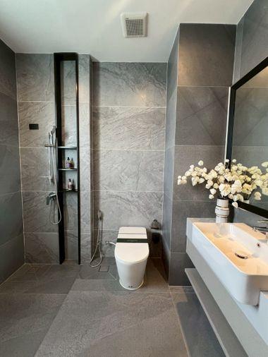 รูป บ้านเดี่ยวระดับ Ultra Luxury 3 ชั้น พร้อมลิฟต์ส่วนตัว บนทำเลศักยภาพ กรุงเทพกรีฑา ที่ออกแบบมาเพื่อการใช้ชีวิตเหนือระดับ พร้อมความเป็นส่วนตัวในทุกมิติ - รูปที่ 22/33