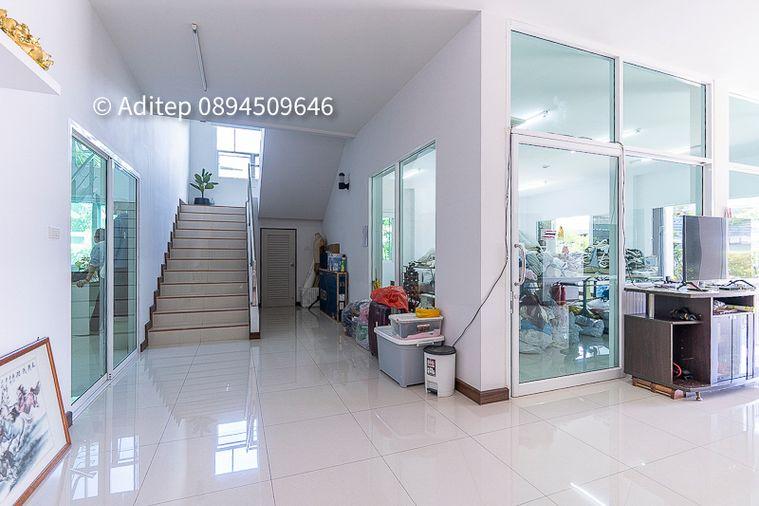 รูป ขายอาคารสำนักงาน 2 ชั้น พร้อมโกดัง+ที่พักอาศัย ซอยสุคนธสวัสดิ์ 14 ลาดพร้าว | 200 ตร.วา 474 ตร.ม. ใกล้ Central EastVille และ CDC - รูปที่ 28/33