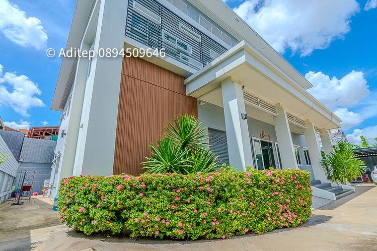 รูป ขายอาคารสำนักงาน 2 ชั้น พร้อมโกดัง+ที่พักอาศัย ซอยสุคนธสวัสดิ์ 14 ลาดพร้าว | 200 ตร.วา 474 ตร.ม. ใกล้ Central EastVille และ CDC - รูปที่ 13/33