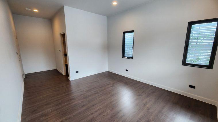 picture Setthasiri Krungthepkreetha, ready to move in, located near the clubhouse. - 12/16