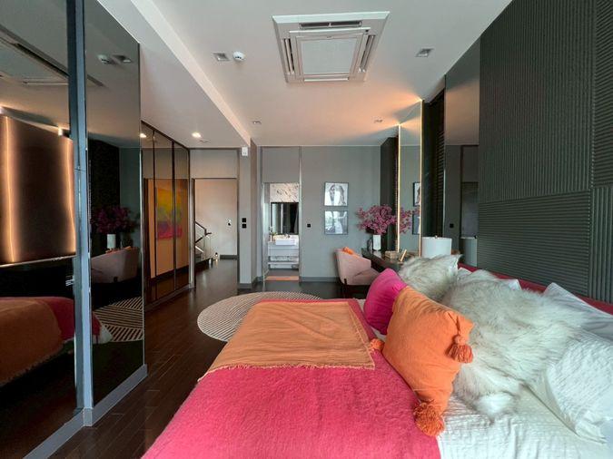 รูป บ้านเดี่ยวระดับ Ultra Luxury 3 ชั้น พร้อมลิฟต์ส่วนตัว บนทำเลศักยภาพ กรุงเทพกรีฑา ที่ออกแบบมาเพื่อการใช้ชีวิตเหนือระดับ พร้อมความเป็นส่วนตัวในทุกมิติ - รูปที่ 30/33