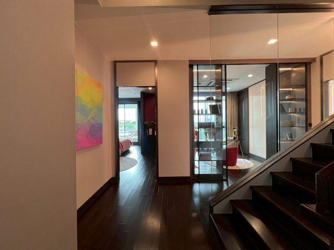 รูป บ้านเดี่ยวระดับ Ultra Luxury 3 ชั้น พร้อมลิฟต์ส่วนตัว บนทำเลศักยภาพ กรุงเทพกรีฑา ที่ออกแบบมาเพื่อการใช้ชีวิตเหนือระดับ พร้อมความเป็นส่วนตัวในทุกมิติ - รูปที่ 24/33