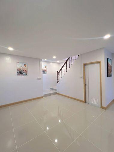 รูป ⭐✨RH-082 ขายทาวน์เฮ้าส์รสสุคนธ์ ซอยวัดลาดปลาดุก ( Rotsukhon Watlatpraduk )✨⭐ - รูปที่ 5/16