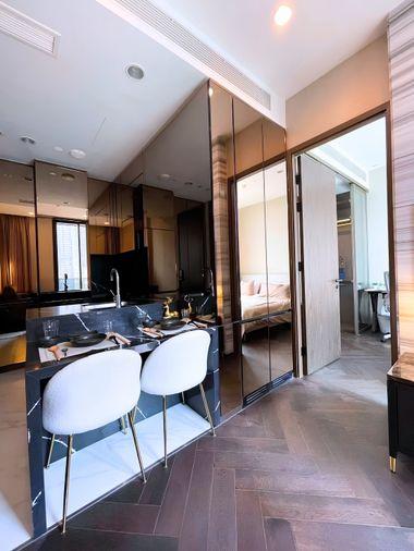 รูป 🔥 THE ESSE Sukhumvit 36 ห้อง Luxury 1 Bedroom Plus 38 ตร.ม. ใกล้ BTS ทองหล่อ เพียง 45,000 บาท/เดือน ✨  ทำเลสุขุมวิท  เข้าอยู่ได้ทันที 🏙️ - รูปที่ 2/9