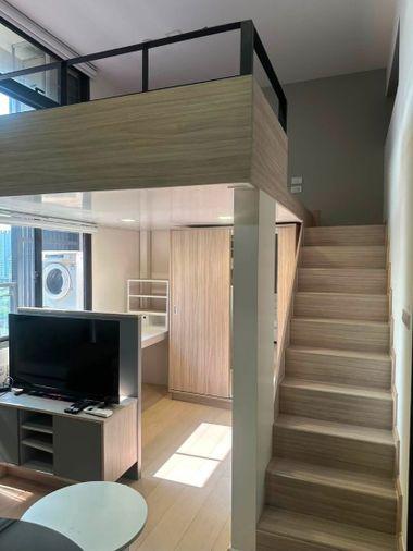 รูป Best Price ✨ ให้เช่า Chewathai Residence Asoke ห้อง Loft ตกแต่งสวย น่าอยู่มาก เฟอร์ครบ พร้อมเข้าอยู่ 💗 DS3715 | Line @Dstay - รูปที่ 4/8