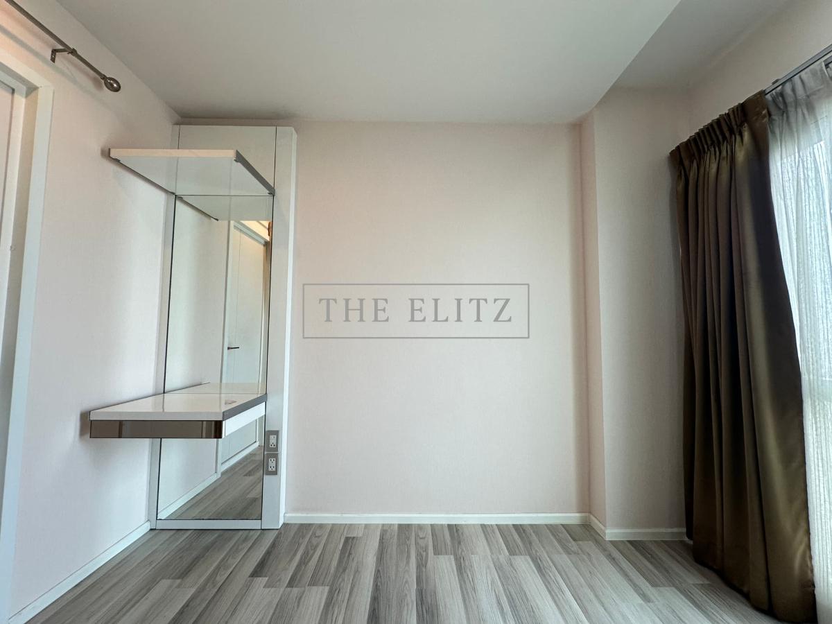 picture ✨RARE FIND! Flawlessly Renovated Modern Living Space – 100% Move-in Ready with Zero Fixes Needed ✨ - 6/24