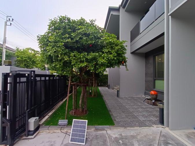 picture Setthasiri Krungthepkreetha, ready to move in, located near the clubhouse. - 3/16