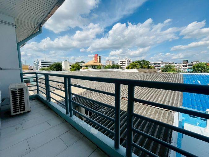 picture Hk0066, House for rent 4 Br., Ratchada-huai khwang. - 11/12