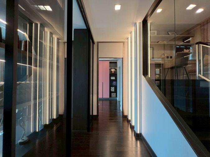 รูป บ้านเดี่ยวระดับ Ultra Luxury 3 ชั้น พร้อมลิฟต์ส่วนตัว บนทำเลศักยภาพ กรุงเทพกรีฑา ที่ออกแบบมาเพื่อการใช้ชีวิตเหนือระดับ พร้อมความเป็นส่วนตัวในทุกมิติ - รูปที่ 28/33