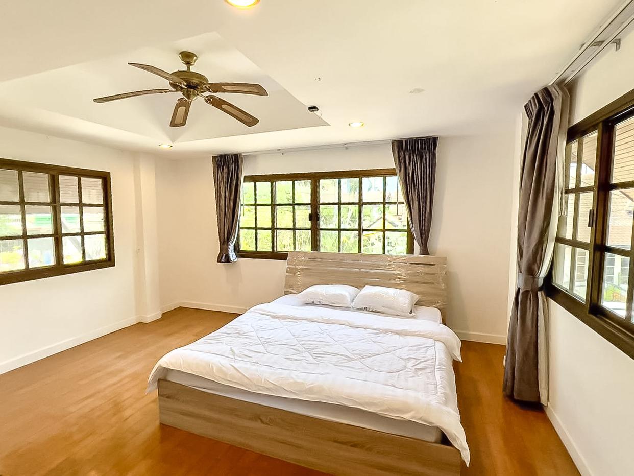 รูป Spacious Pool Villa 12BR for Rent in South Pattaya - รูปที่ 14/14