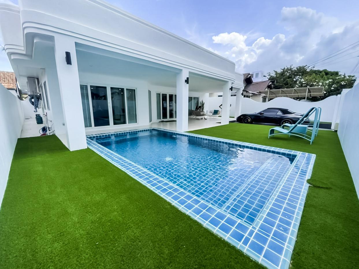 picture Pet Friendly Luxury Modern Pool Villa for Rent Jomtien Pattaya - 1/14