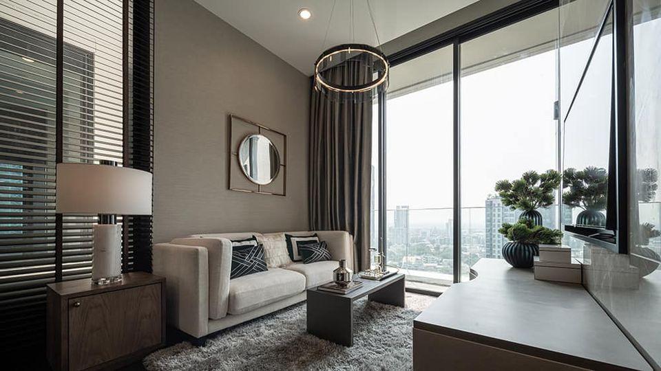picture The Esse Sukhumvit 36 ​​​​The layout is wide and not uncomfortable. Get a luxury design chandelier  - 1/9