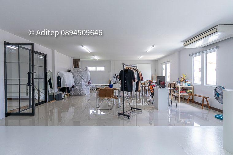 รูป ขายอาคารสำนักงาน 2 ชั้น พร้อมโกดัง+ที่พักอาศัย ซอยสุคนธสวัสดิ์ 14 ลาดพร้าว | 200 ตร.วา 474 ตร.ม. ใกล้ Central EastVille และ CDC - รูปที่ 18/33
