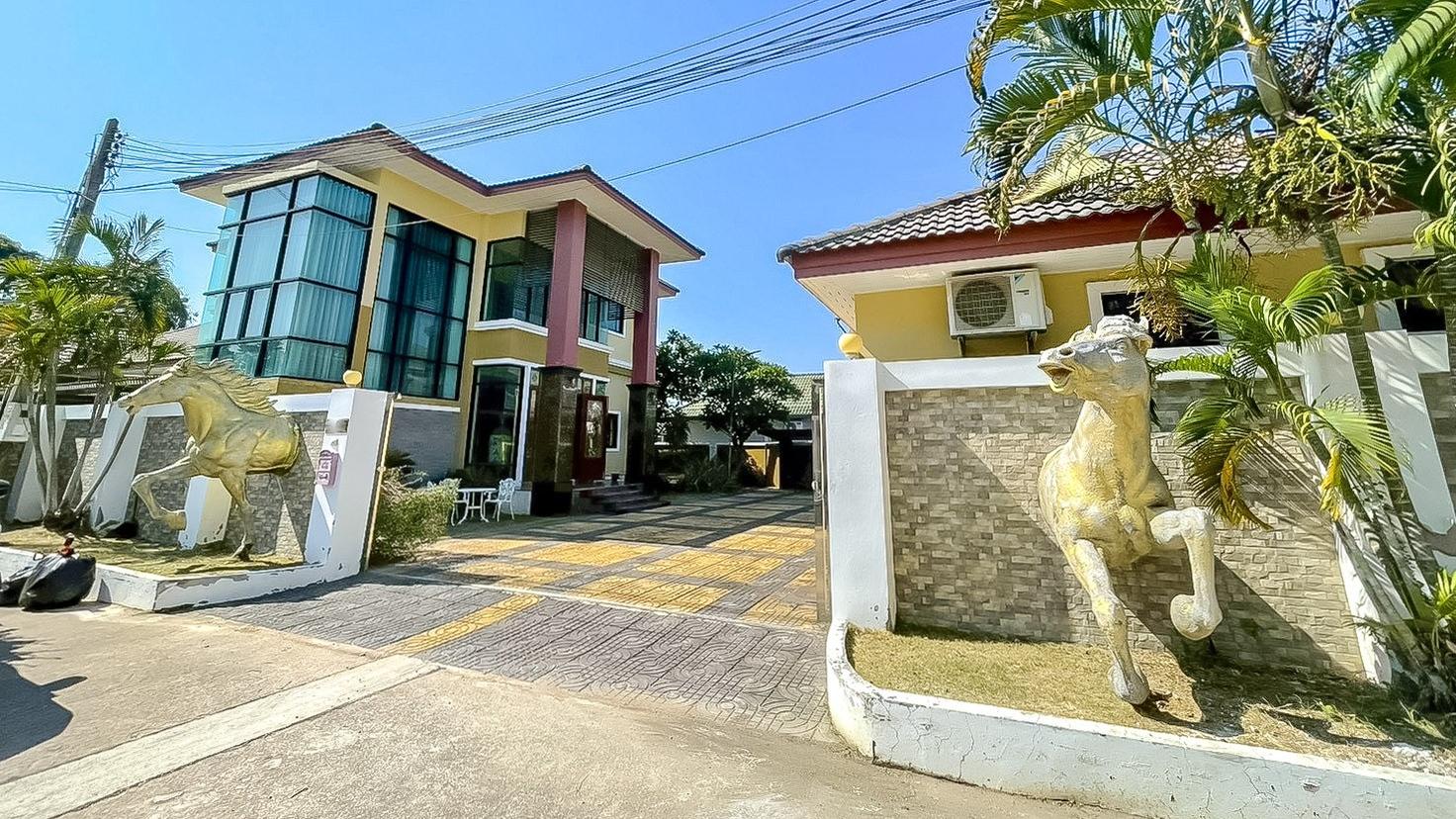 รูป Luxury 2Storey House for Rent Noen Plub Wan East Pattaya 5Bed - รูปที่ 25/25