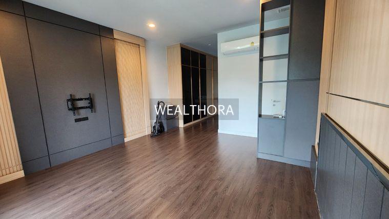 picture Setthasiri Krungthepkreetha, ready to move in, located near the clubhouse. - 15/16