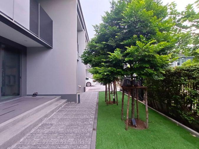 picture Setthasiri Krungthepkreetha, ready to move in, located near the clubhouse. - 4/16