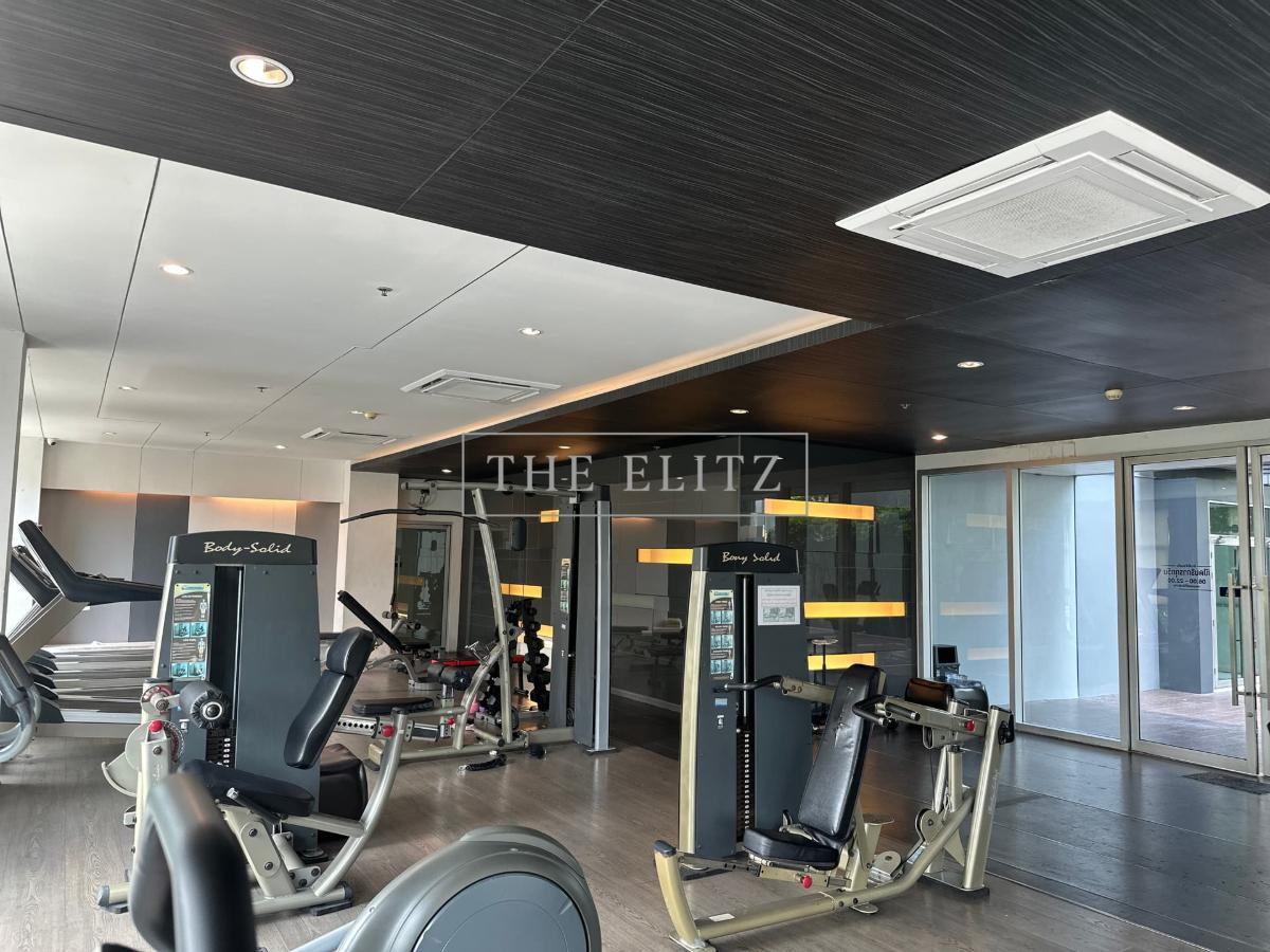 picture ✨RARE FIND! Flawlessly Renovated Modern Living Space – 100% Move-in Ready with Zero Fixes Needed ✨ - 16/24