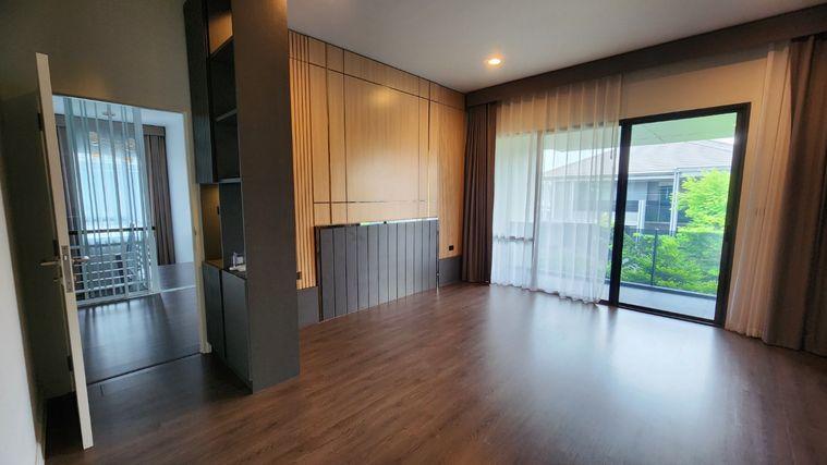 picture Setthasiri Krungthepkreetha, ready to move in, located near the clubhouse. - 16/16