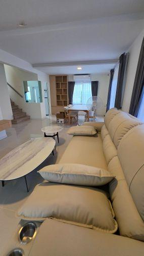 รูป บ้านเดี่ยวให้เช่า 📍 Villaggio 3 Srinakarin-Bangna 📍 3 ห้องนอน 3 ห้องน้ำ เฟอร์นิเจอร์ และ เครื่องใช้ไฟฟ้าครบ - รูปที่ 15/26