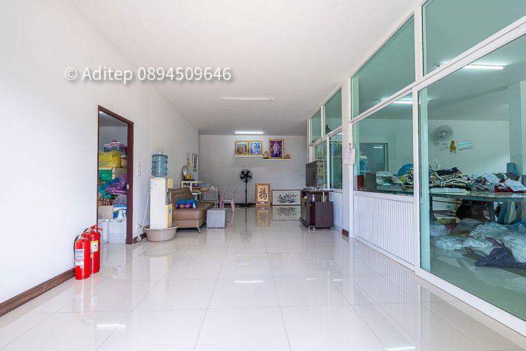 รูป ขายอาคารสำนักงาน 2 ชั้น พร้อมโกดัง+ที่พักอาศัย ซอยสุคนธสวัสดิ์ 14 ลาดพร้าว | 200 ตร.วา 474 ตร.ม. ใกล้ Central EastVille และ CDC - รูปที่ 24/33