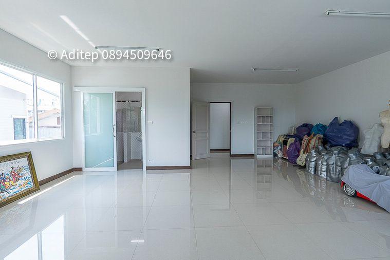 รูป ขายอาคารสำนักงาน 2 ชั้น พร้อมโกดัง+ที่พักอาศัย ซอยสุคนธสวัสดิ์ 14 ลาดพร้าว | 200 ตร.วา 474 ตร.ม. ใกล้ Central EastVille และ CDC - รูปที่ 22/33