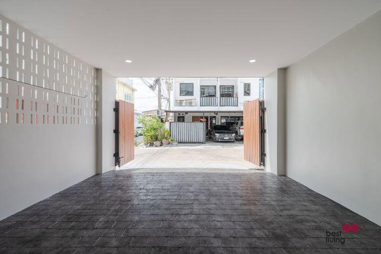 picture Corner House at Rungcharoen Chokchai 4 Village, Fully Renovated - 34/69